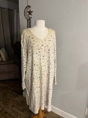 Vintage Cherokee Cotton Blend Ivory, Floral Nightgown Size XXXL